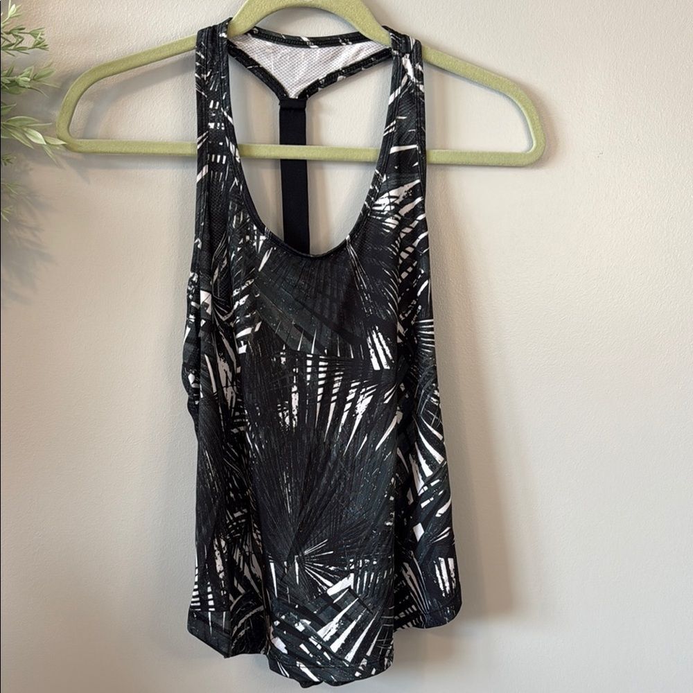 🍂 3/$20 EUC Old Navy Active Go Dry Black and White Racerback Tank Top Size Smal